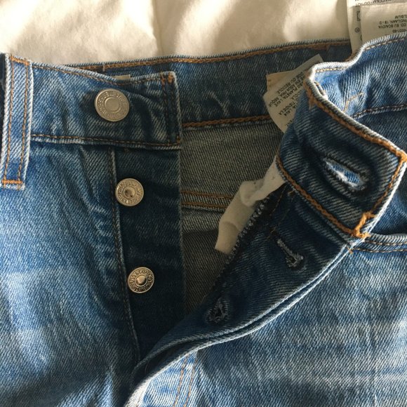 Levis Jeans - Picture 4 of 5